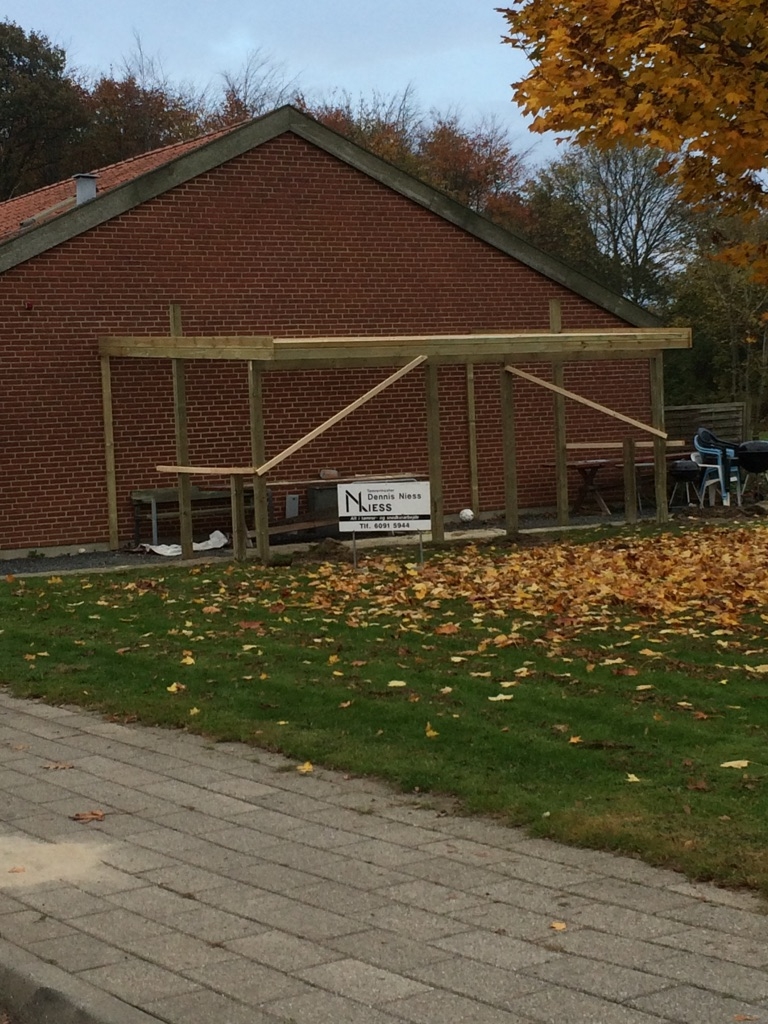 overdækket træterrasse