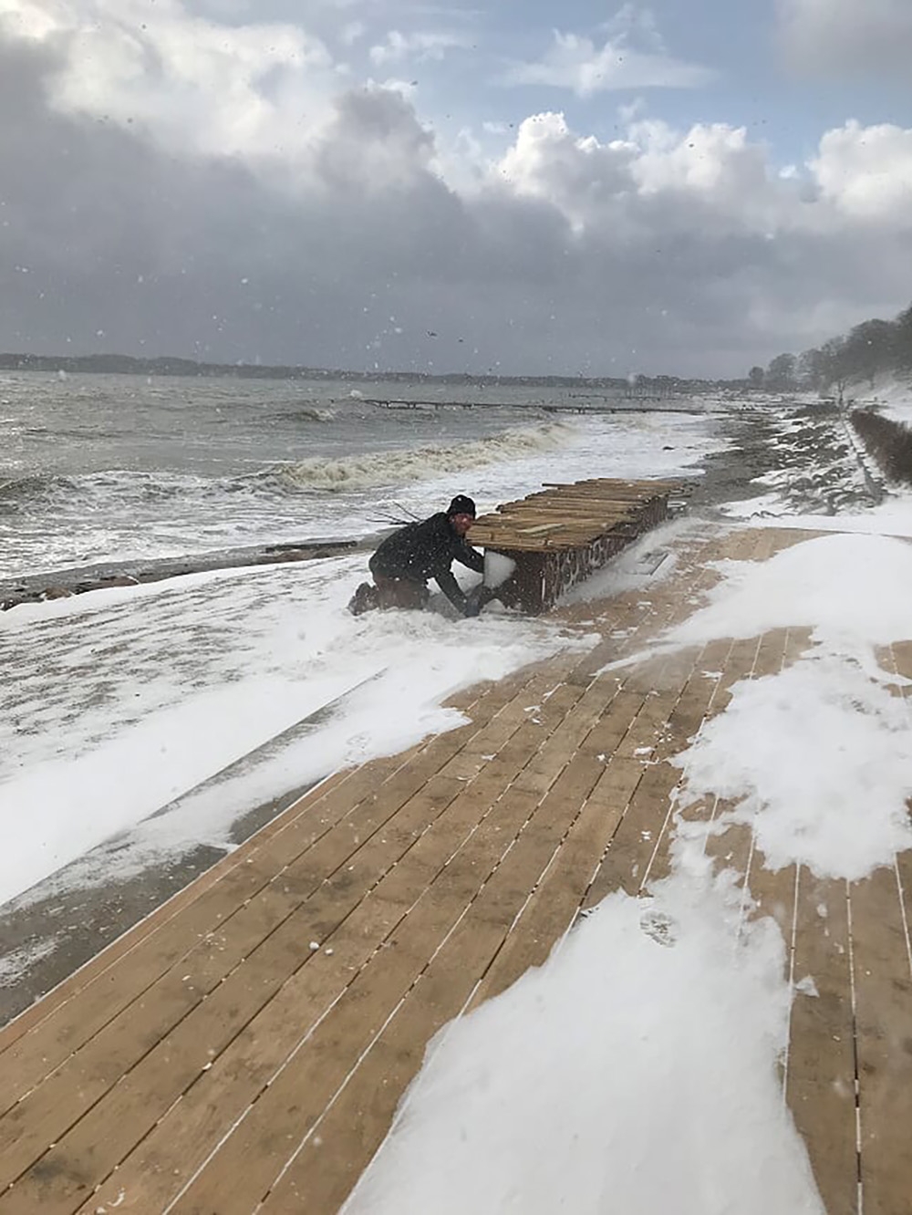 Træterrasse på stranden i Fredericia 